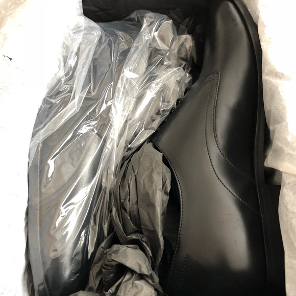 BRAND NEW, IN BOX. HUGO BOSS DRESS SHOES. main image 4